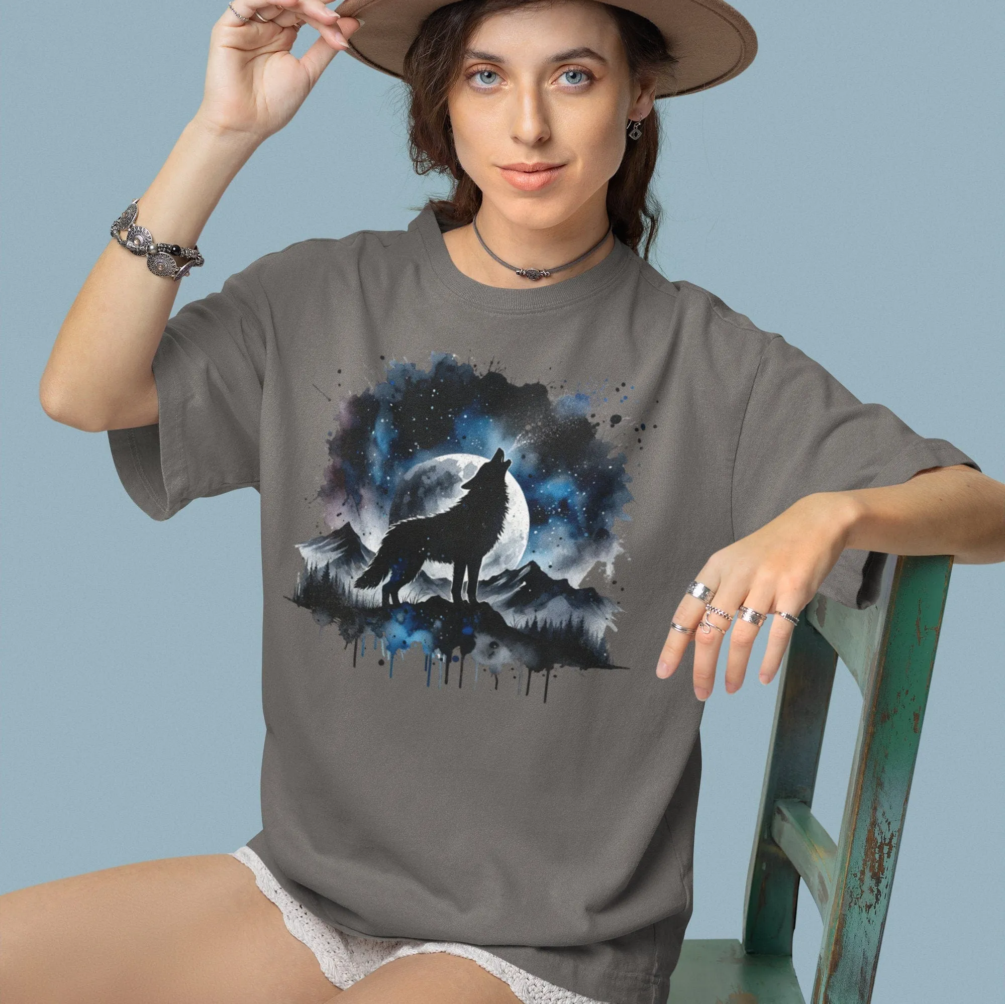 Destressed Wolf Graphic Shirt, Wolf Lovers Retro Tee, Nature Moon Shirt, Cute Wolf Gift