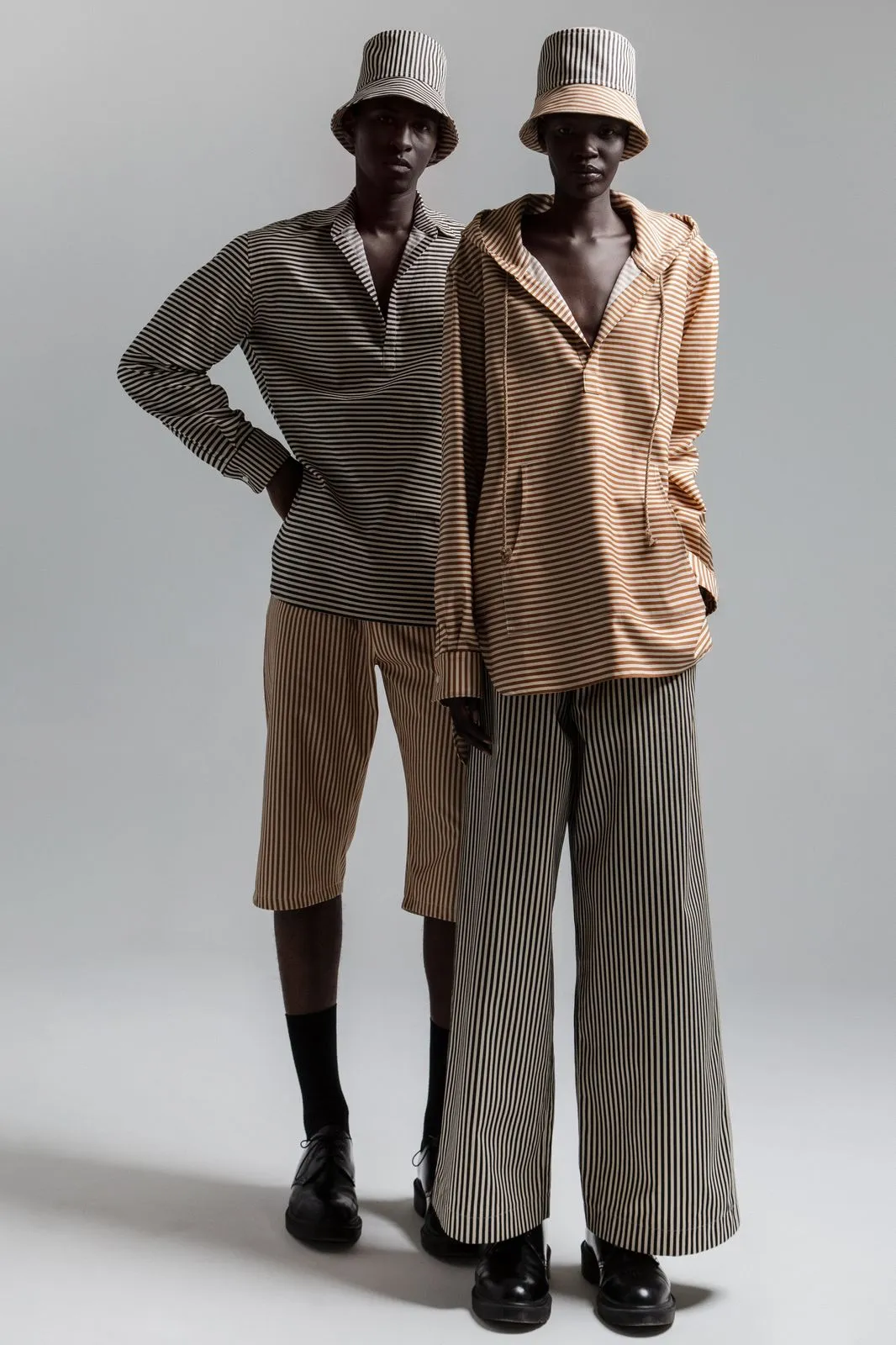 popover with collar in riviera stripe : onyx/ivory
